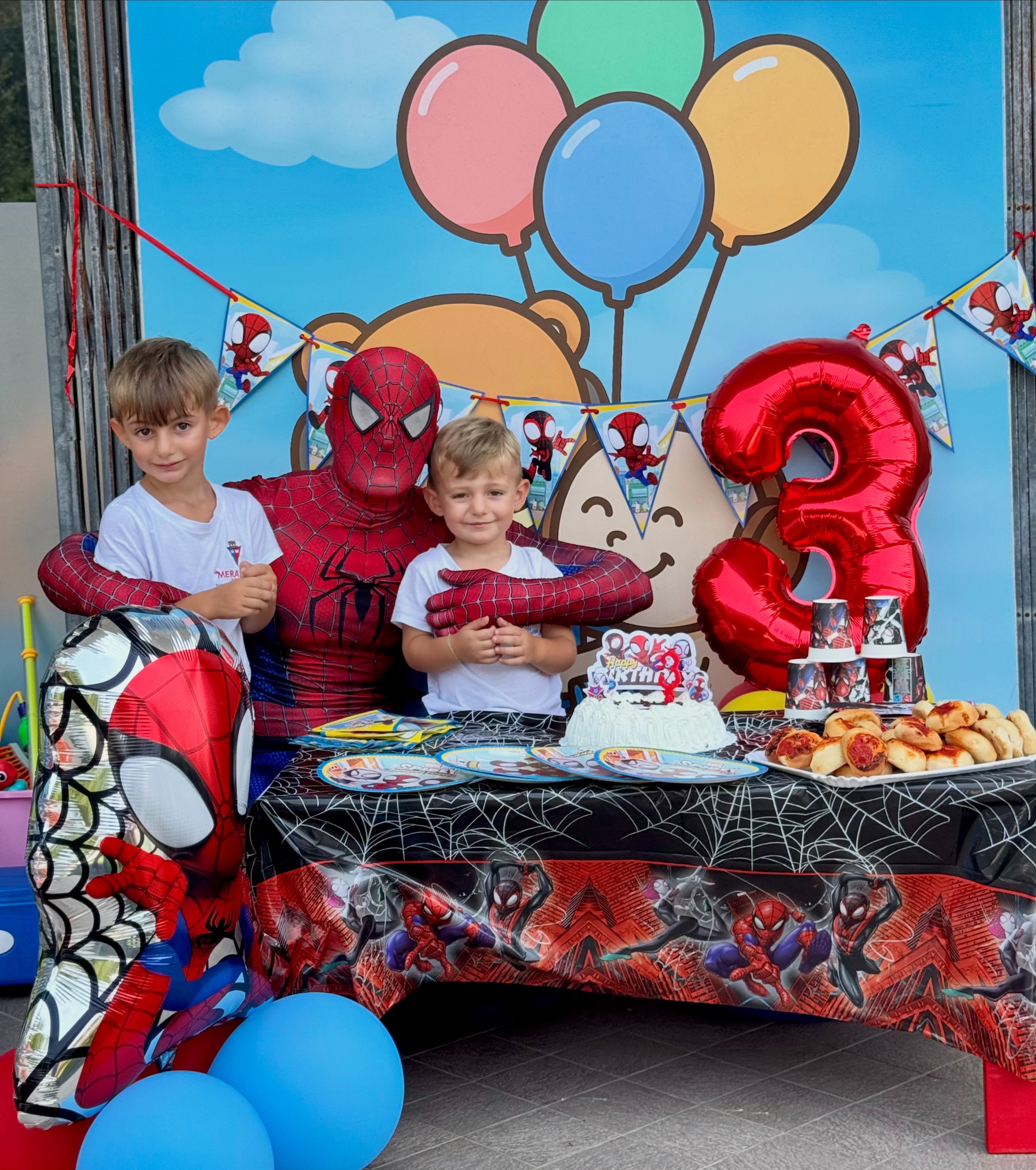 Bambini durante una festa di compleanno